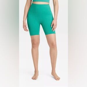 NEW All In Motion Seamless High-Rise Rib Bike Shorts 7”